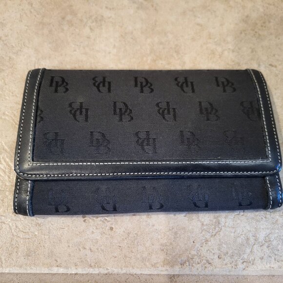 Dooney& Bourke Signature Wallet - Black leather trim - Picture 1 of 5